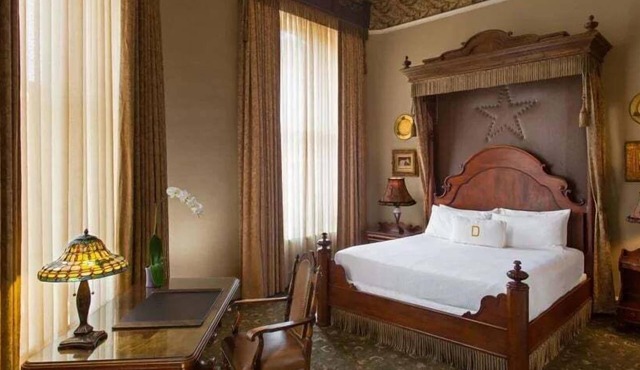 2-Bedroom Suite at a 4.5⭐️ Hotel