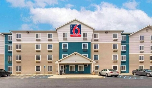 2 Full Beds | Non-Smoking, Kitchen
