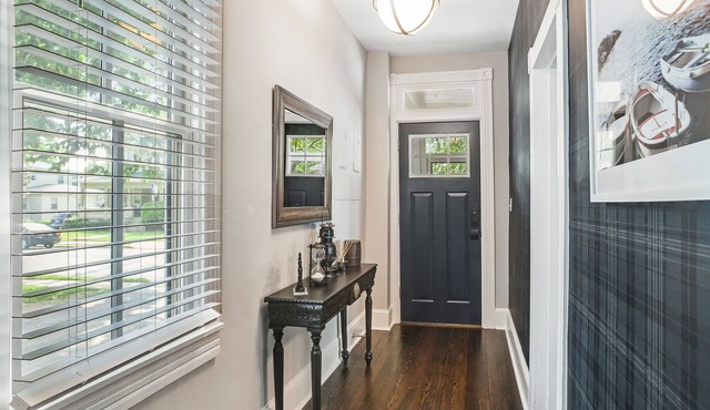 2-story downtown home with enclosed yard, deck, firepit, gas grill & fireplace
