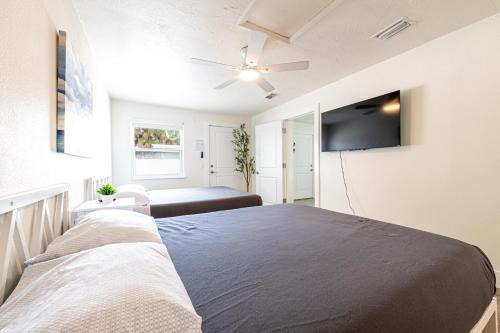 2bd 2ba Sunview 6 2Mins to BeachPool!