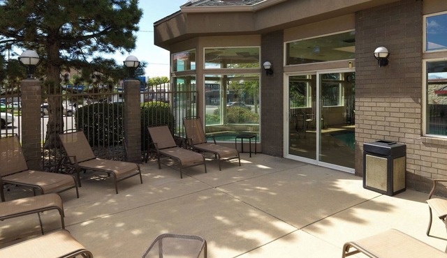 3 Pet-Friendly Units w/Pool Access + Free Breakfast | Explore Downtown Area