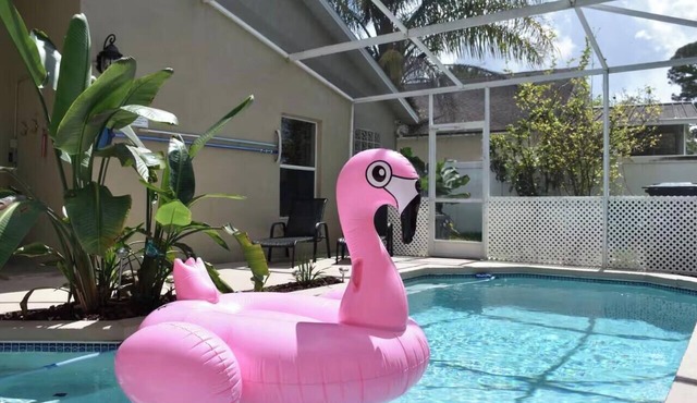 4 Bedroom Modern Pool home close to UCF
