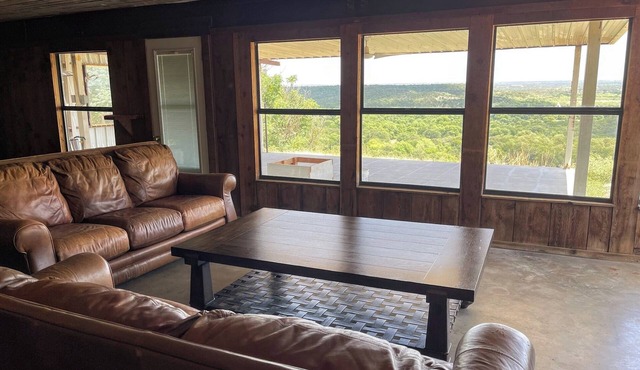 4BR 2BA house with a beautiful view