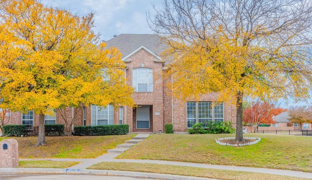4BR/4BA Quiet Central Frisco Home - Near Star Center, UNT, Toyota Sta. + Hot Tub