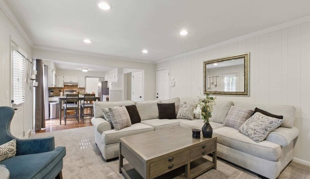 6 Beds Kings Game Room+Fenced Yard