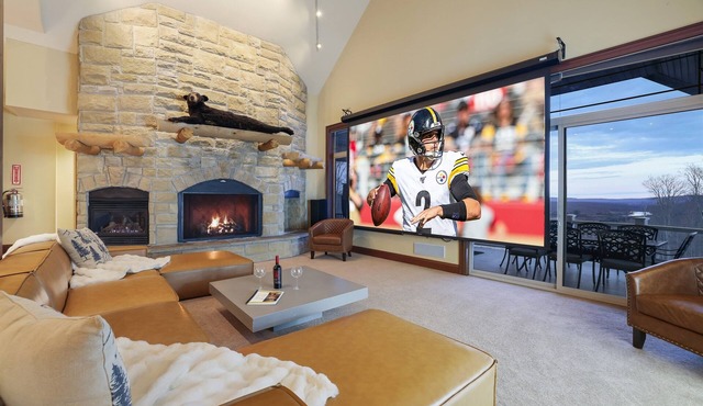 7 BR Ski-In/Out, 4D Gaming Theater, Hot Tub, 2 Theaters, Sauna, & Mountain Views