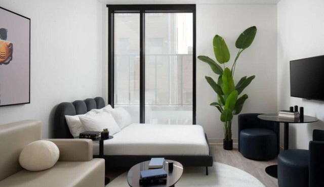 A+ Studio in DT Ybor! Close to Bars & Club