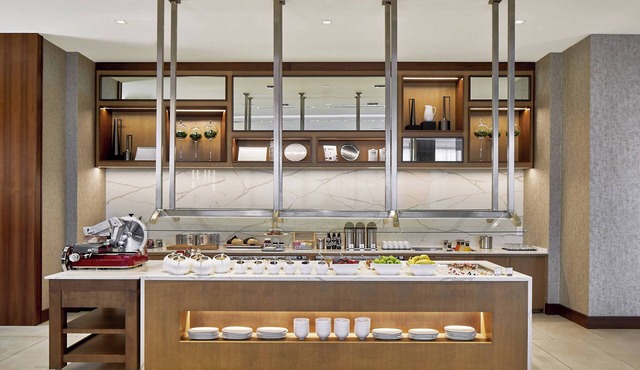 AC Hotel by Marriott Atlanta Airport Gateway