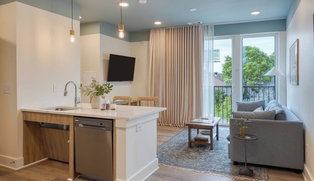 Accessible 1BR + Full Kitchen + Rooftop Access | Heart of 12 South | Gilmore