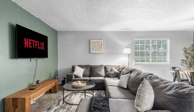 Arlington 2BR | AT&T, Globe Life, 6 Flags, Parking