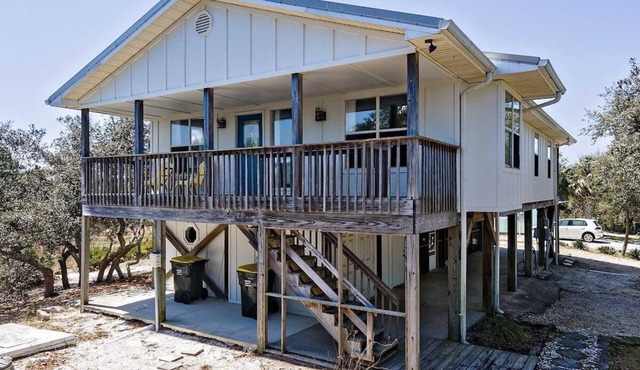 Barefoot Days 3 bedroom Beach Cottage in Surfside Shores by Prickett Properties