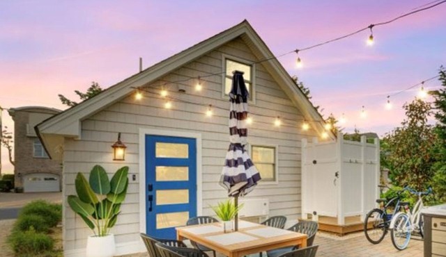 Beach Daze|Beachfront Bungalow+HotTub+Beach Access