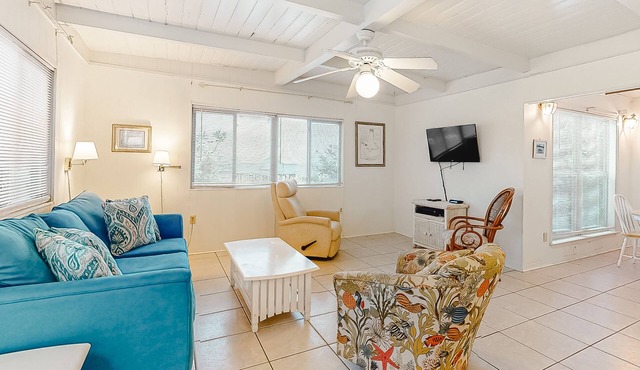 Beachfront home with furnished deck, great location, & WiFi