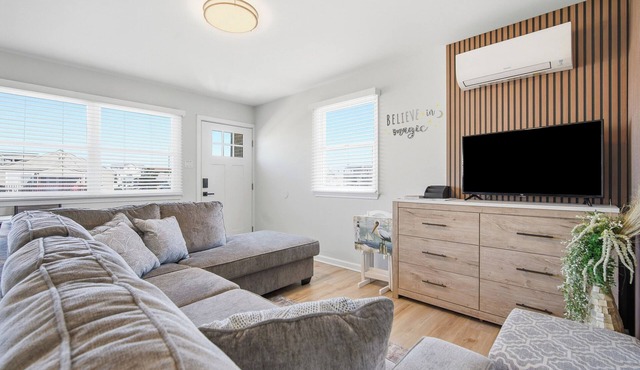 Beachside Escape, 2 Bedroom Private Condo, Near Atlantic City