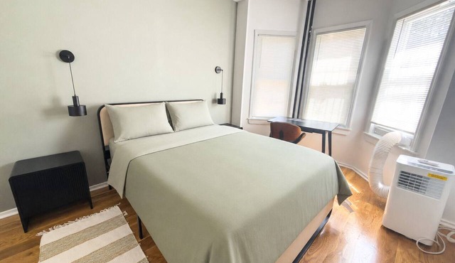 Beautiful 2BR Home, Near NYC, PATH & Lincoln Park