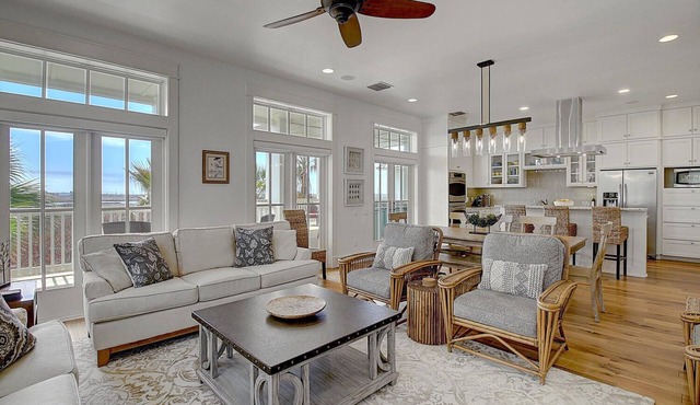 Beautiful Beach Home in Cinnamon Shore w/Gulf Peeks & Access to Amenities