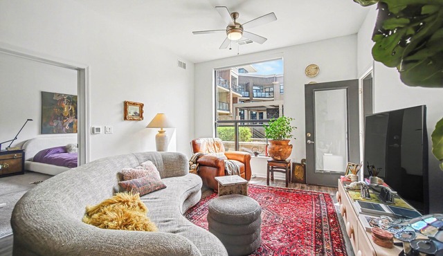 Beautiful Luxury Condo in the Heart of Overland Park