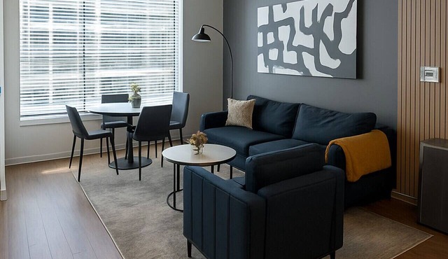 Birmingham Stay | 2BR w/Rooftop Amenities