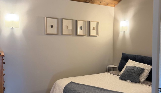 Bitty Box ~ A charming, comfortable and surprisingly spacious home in Toledo in Toledo
