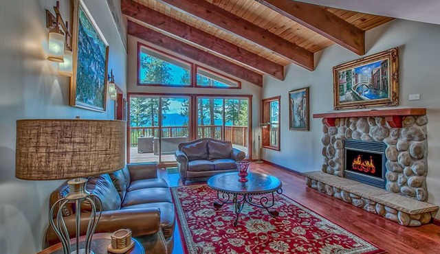 Breathtaking Lake Tahoe Views Hot Tub Minutes to Heavenly & Zephyr Cove