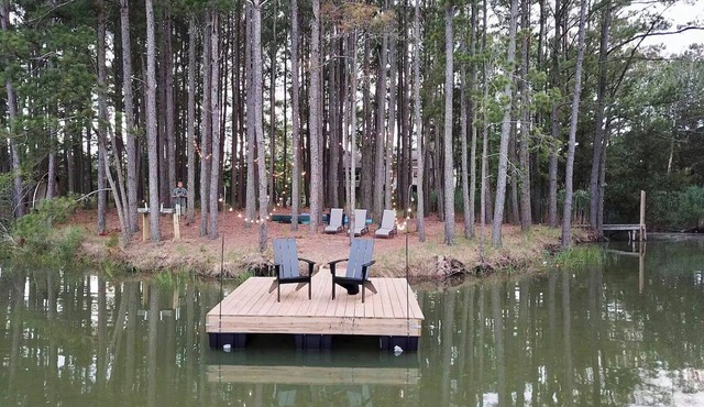 Camp Chesapeake 6 bedroom Private Waterfront - Dock, Hot Tub, Family Friendly