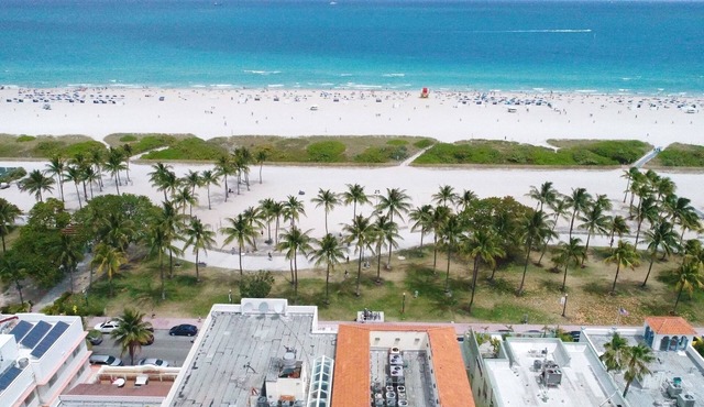 CasaGrandeSouthBeach by AmericanVacationLiving 6BR