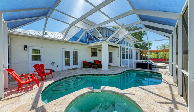 Central Sprawl Pool+Spa!