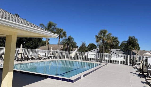 Centrally located home close to all Jupiter has to offer! PET FRIENDLY!