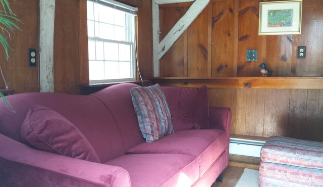 Charming 1 BDRM 18th Century post & beam cottage for monthly/extended stay