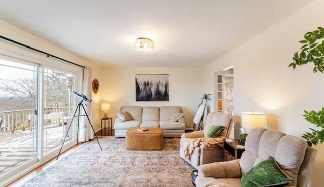 Charming 3-bedroom house with Firepit andcoldplunge in peaceful Sharon Springs