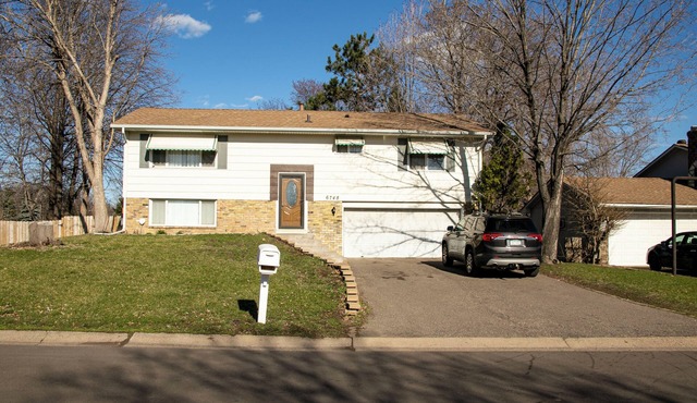 Charming 3-bedroom house in amazing Minneapolis with AC, WiFi