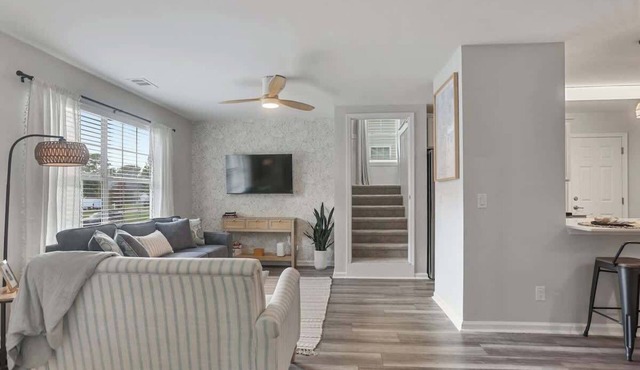 Charming Dog-Friendly Retreat, 10 Mins to Beach