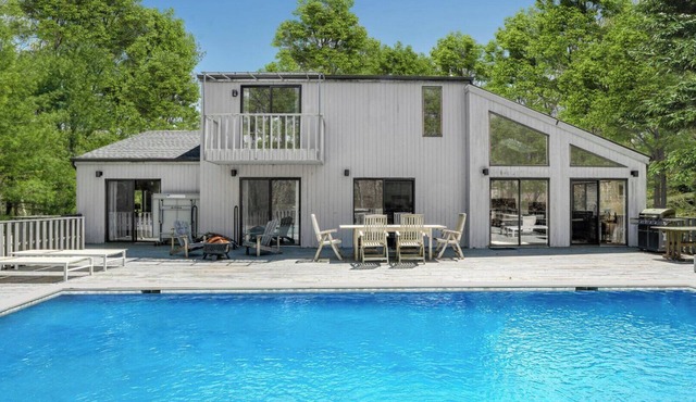 Charming East Hampton Home, private yard with fenced in pool, perfect for.