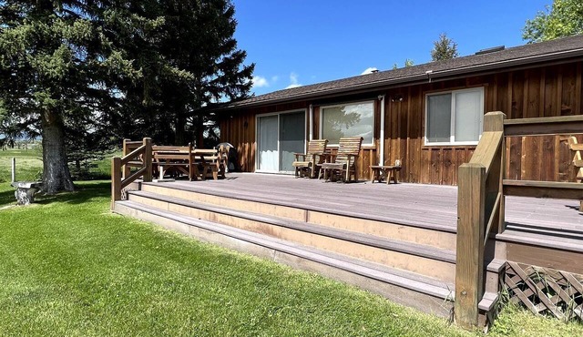 Charming Riverside Vacation Rental with Scenic Mountain Views near Ennis, Montana