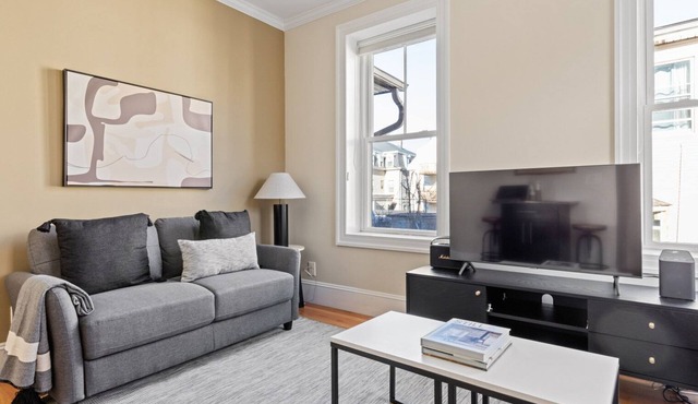 Charming Somerville 1BR nr Sullivans Square T, by Blueground