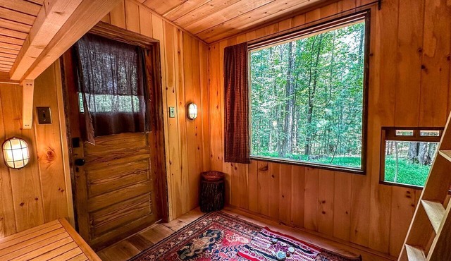 Charming Vacation Rental in a Barn on a Horse Farm near Afton Mountain in Virginia