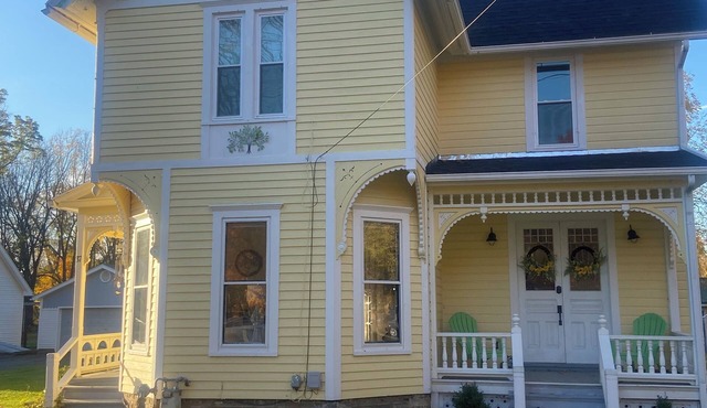 Charming Victorian next to Letchworth State park and Stony Brook.