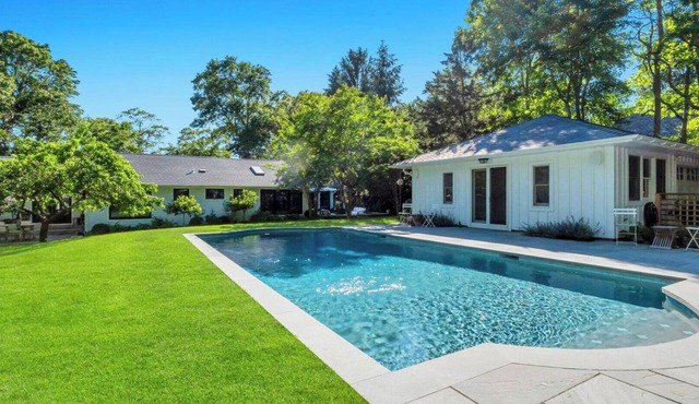 Chic Coastal Modern Ranch House with Private Pool, Steps from the Water .