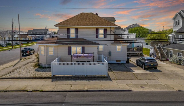 Clean + Comfy 4BR Shore House- Family Friendly