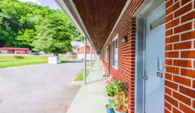 Cozy 1 Bedroom Apartment|Beaver WV
