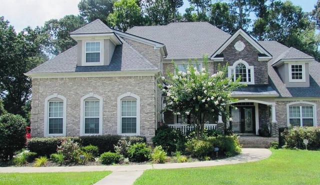 Cozy 2-bedroom Lower Level Home near ATL Airport with Pool Table& fitness room!