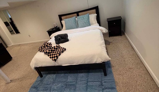 Cozy One Private Room and Bath in Pentagon City House