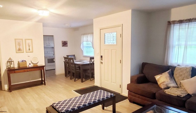 CUTE & COZY TOO in Hamilton