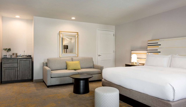 Doubletree by Hilton Campbell - Pruneyard Plaza in Campbell