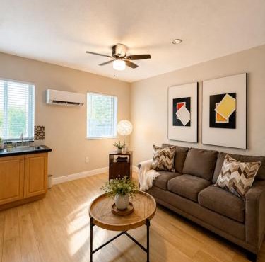Downtown Miami full apartment with kitchen