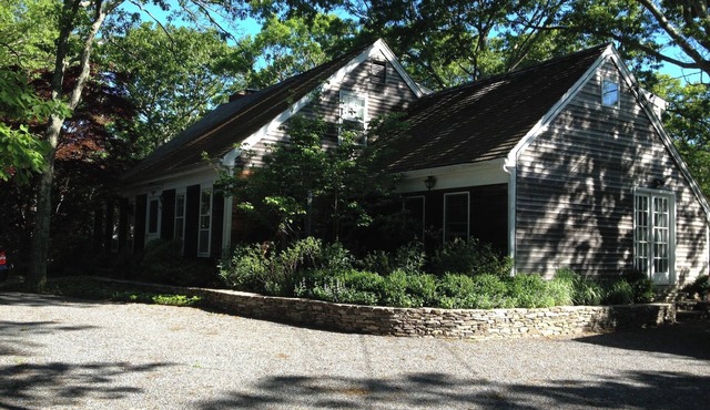 East Hampton private room w/separate entrance and full bath. New backyard pool!