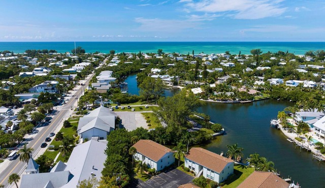 Endless Summer- On Pine Ave, steps to beach & pier w/water view & dock