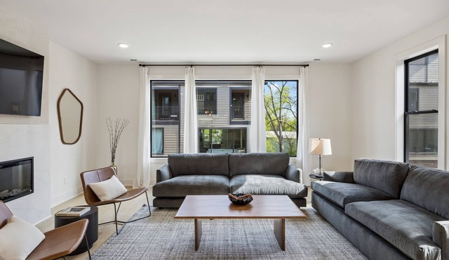Entire Nashville Complex | 18BR + 6 Hot Tub Roofs
