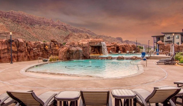 F1&F4: Sage Creek 2 Unit Rental - Pool | Hot Tubs