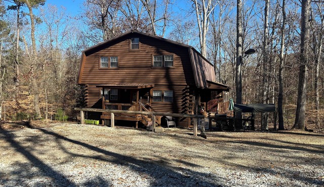 Fabulous 3BR cabin with AC in welcoming Lavonia just outside Tugaloo State Park